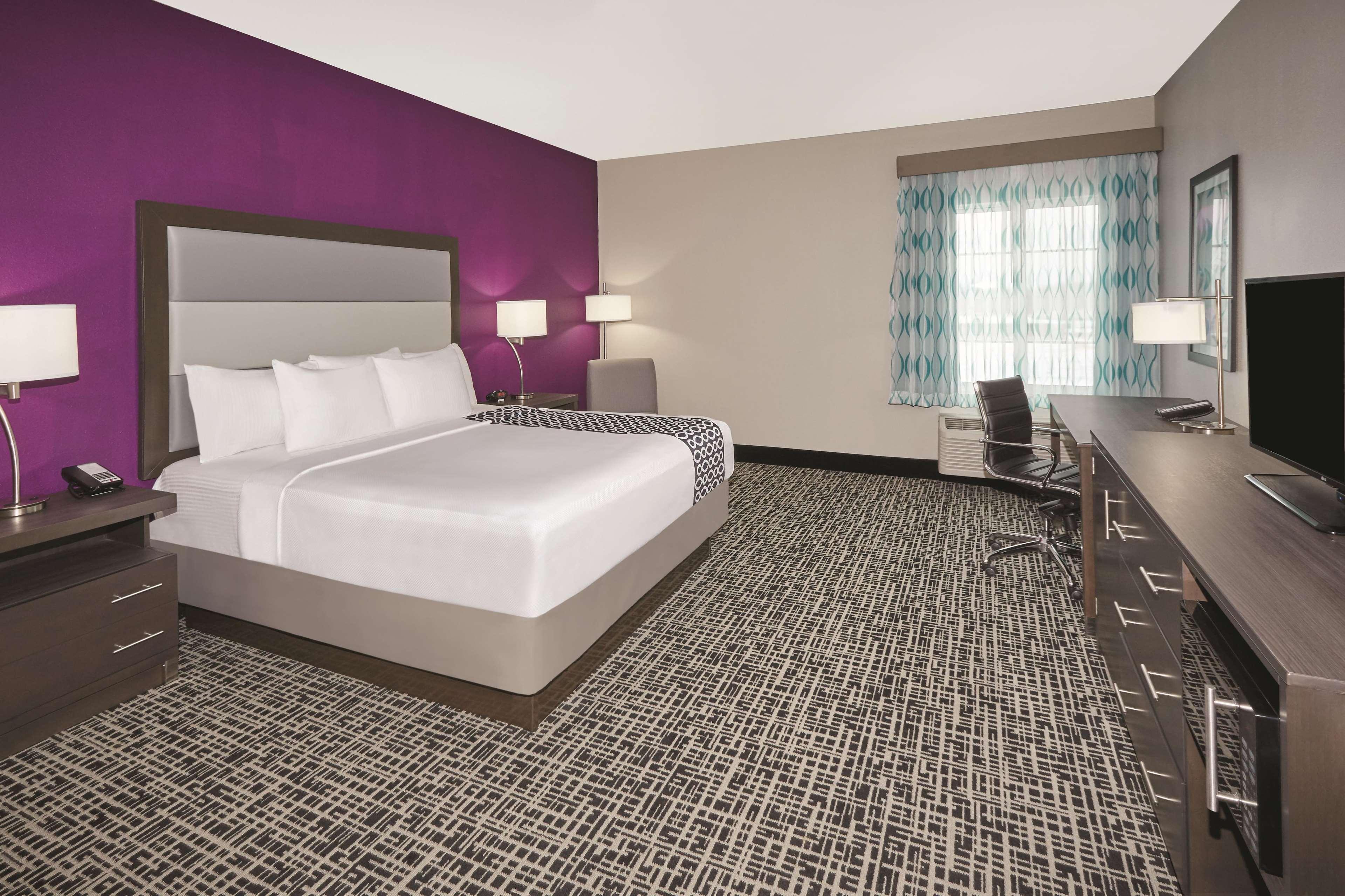 Отель La Quinta By Wyndham Springfield Il Экстерьер фото